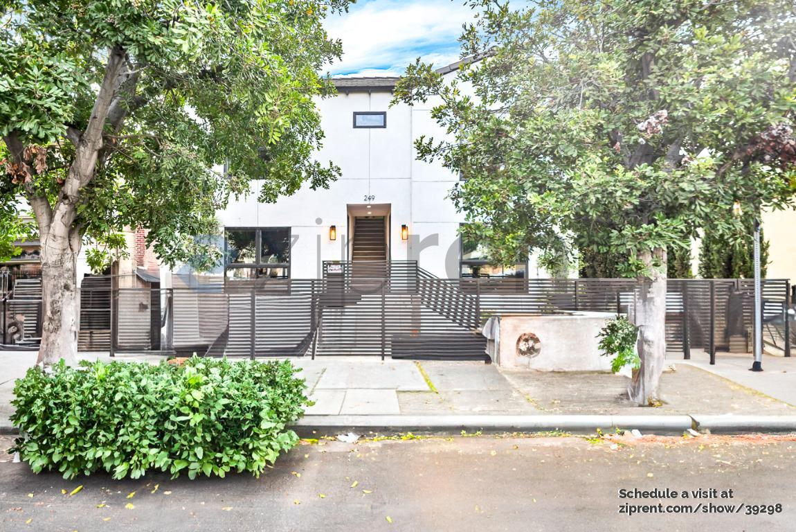 Foto principal - 249 N Bonnie Brae St