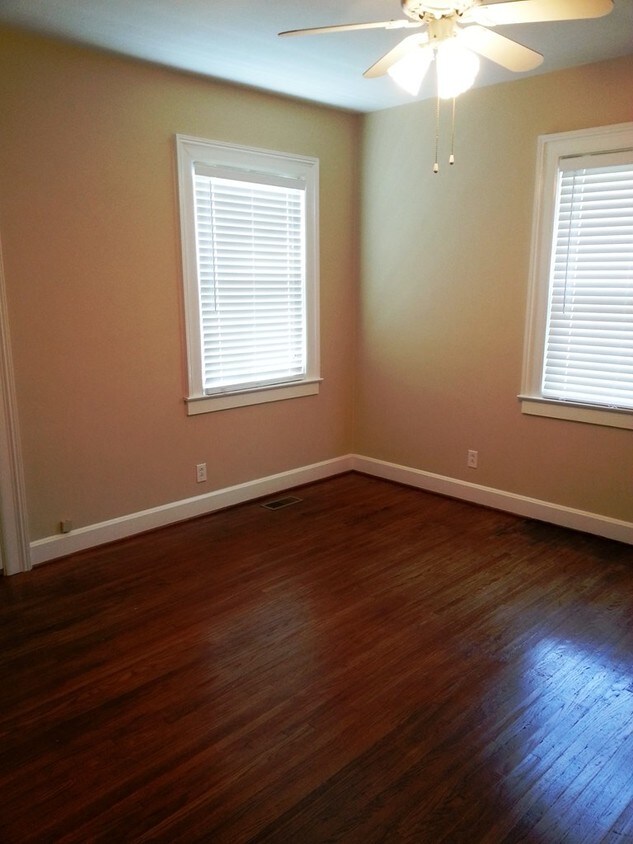 2020 Griffith Pl E Unit 2, Owensboro, KY 42301 Room for Rent in