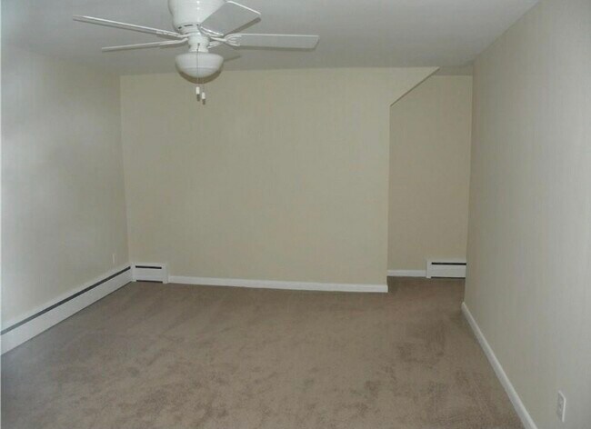 Bedroom with spacious walk in closet - 4 Lakewood Dr