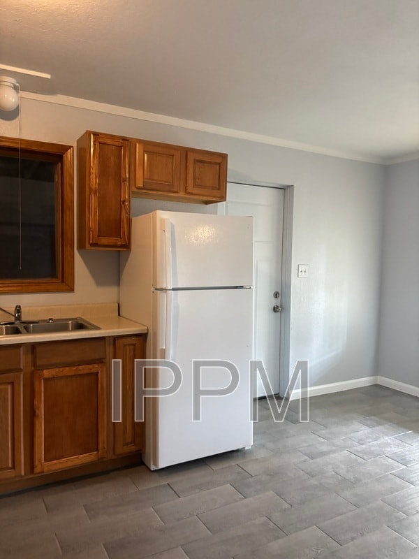 Building Photo - 2014 E Monroe Ave