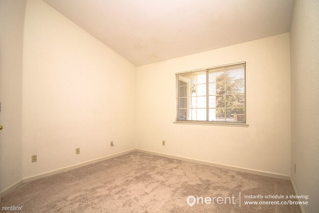 Building Photo - 5885 Lake Almanor Dr