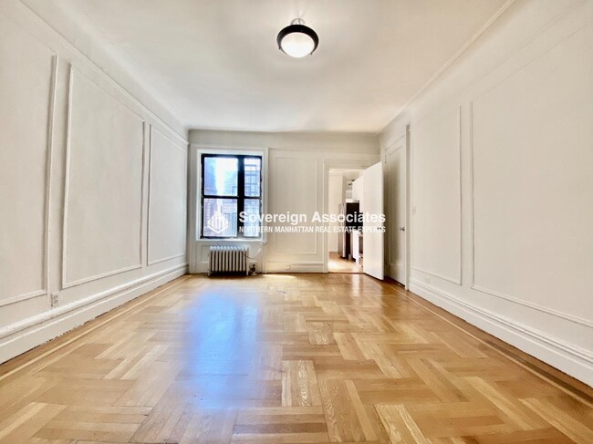 Building Photo - 652 W 163rd St