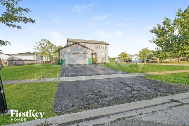 Building Photo - 1815 Cumberland Dr