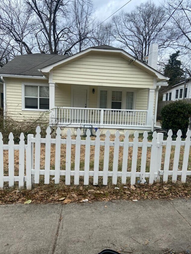 Primary Photo - 843 Dill Ave SW