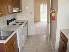 Kitchen - Legacy Sedgefield Townhomes