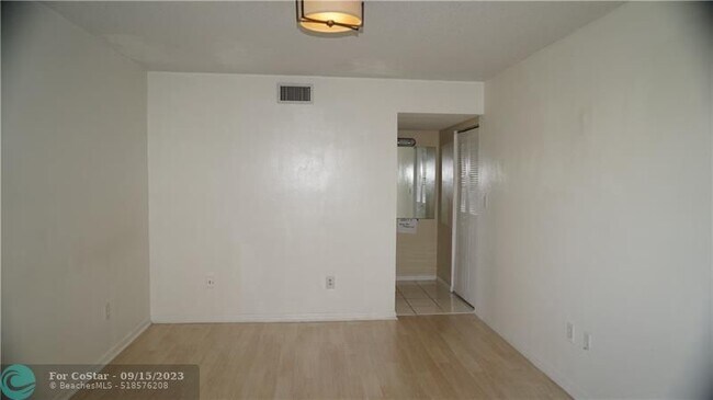Foto del edificio - 1164 N Hiatus Rd