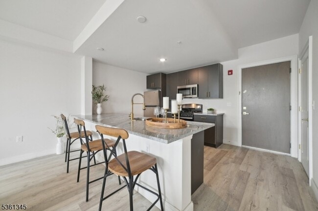 Foto del edificio - 45 S Grove St