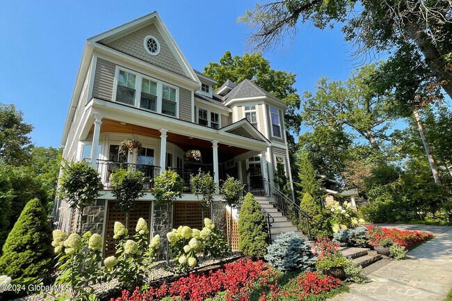Building Photo - 32 Greenfield Ave