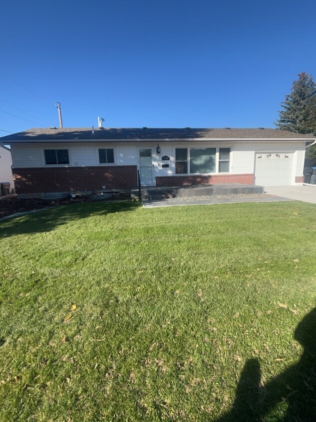 Building Photo - 358 Bocage Dr