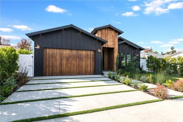 Building Photo - 5323 Allott Ave