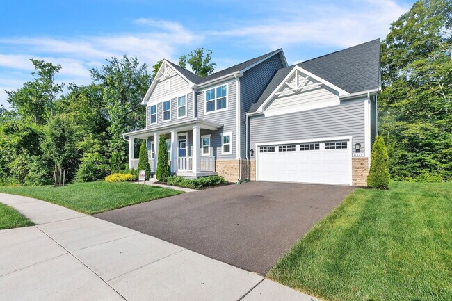 Building Photo - 8327 Legacy Cir E