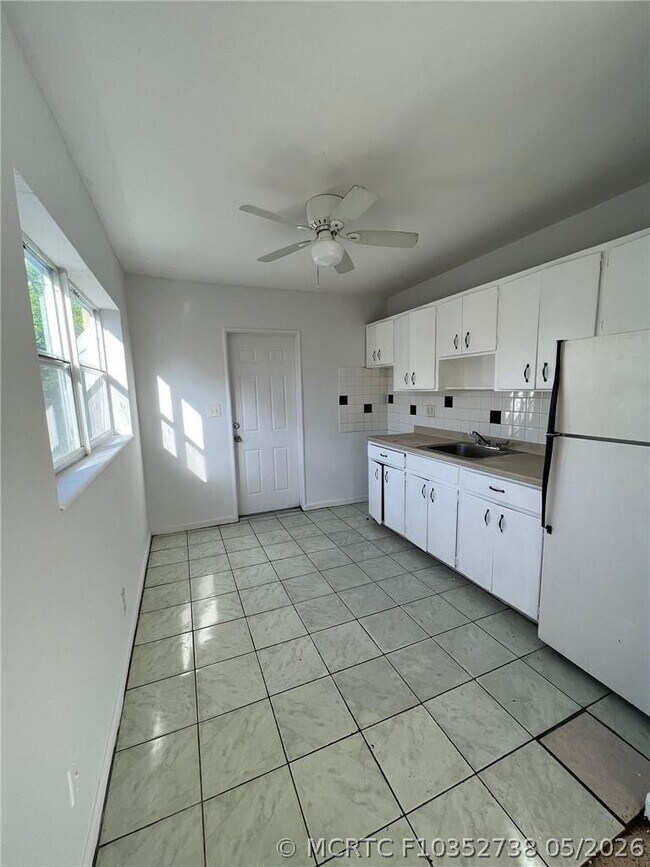 Foto del edificio - 816 NW 4th Ave