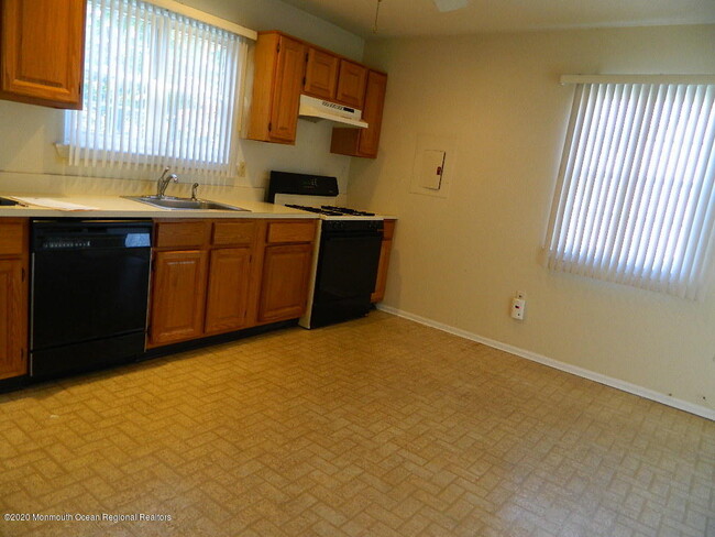 Foto del edificio - 32 Ivy Ridge Close