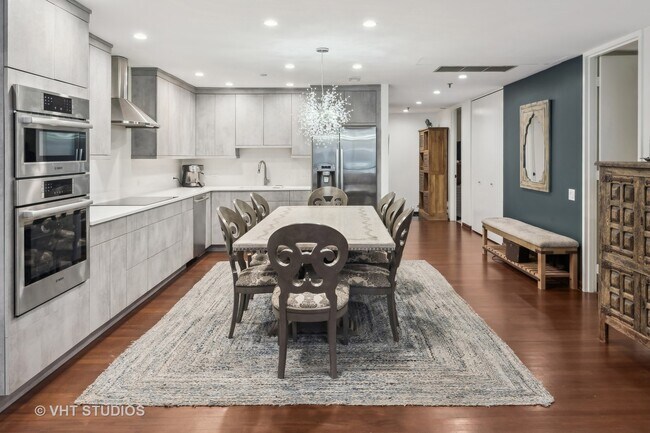 Foto del edificio - 675 N McClurg Ct