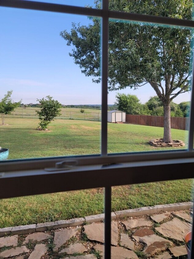 Primary Photo - Beautiful Lorena ISD Home