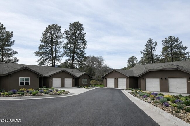 Building Photo - 561 Sally Ln