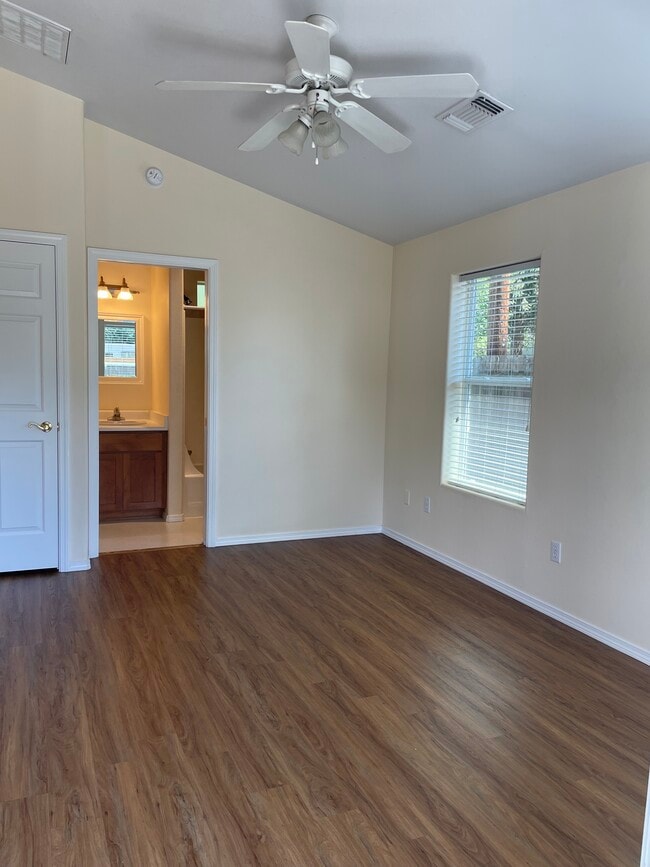 Living Room - 207 Willamette Ave
