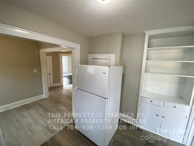 Building Photo - 69 Creswell Dr NE