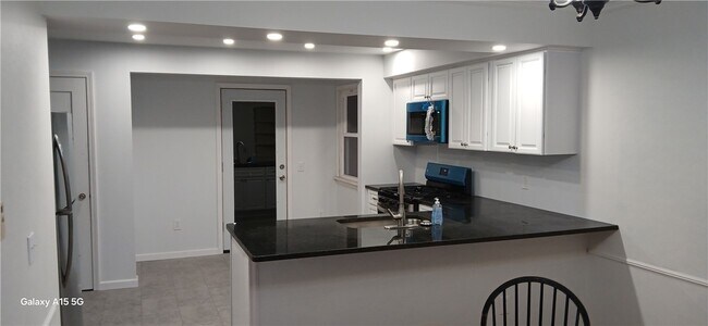 Foto del edificio - 183 Thorncliffe Dr