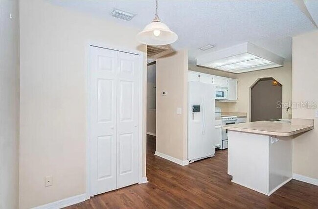 Building Photo - 557 Rapid Falls Dr