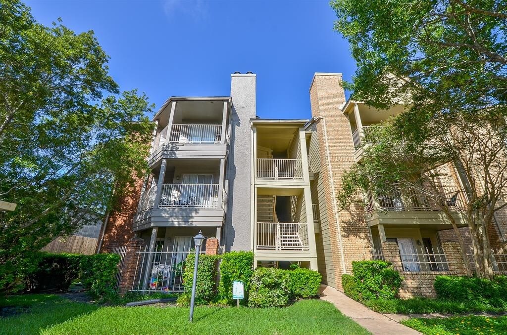 Foto principal - 11201 Lynbrook Dr
