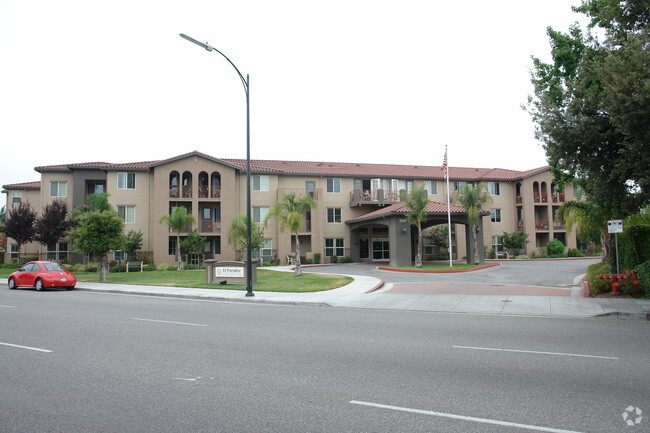 Foto del edificio - El Parador