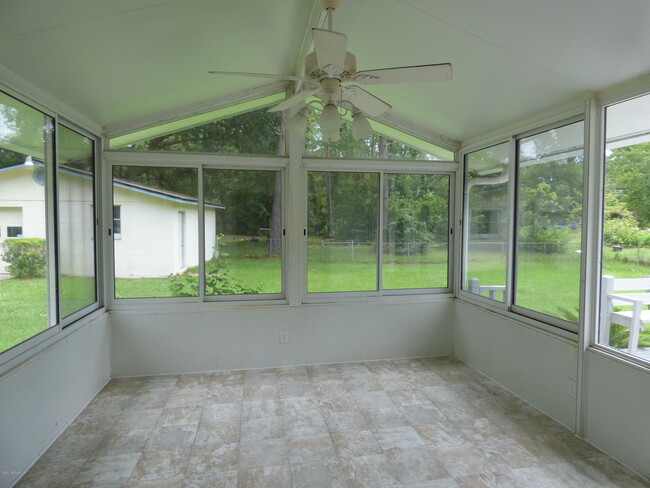 Foto del edificio - 13203 Yellow Bluff Rd