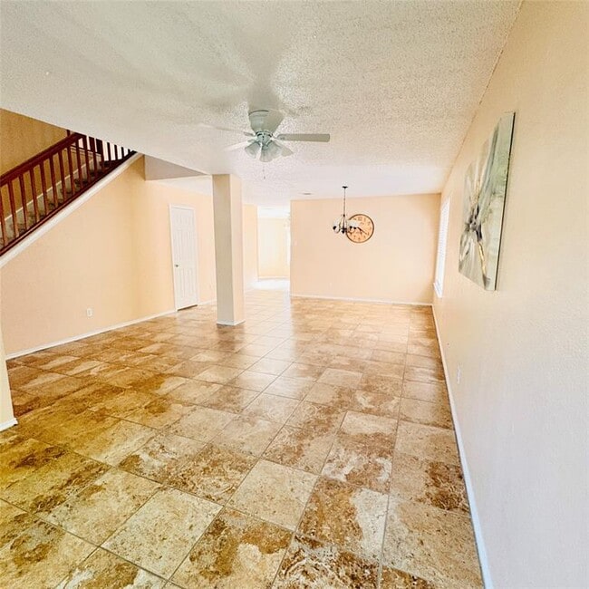 Building Photo - 17506 Klamath Falls Dr