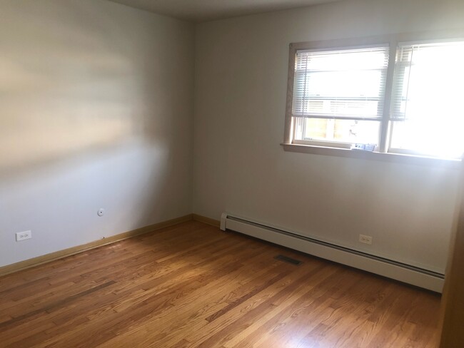 Bedroom - 7528 W Bryn Mawr Ave