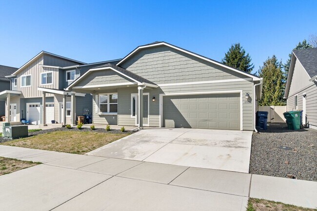 Building Photo - 8581 N Orch Ct