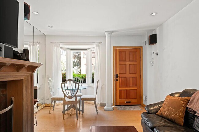 Foto del edificio - 1008 Paper Mill Ct NW