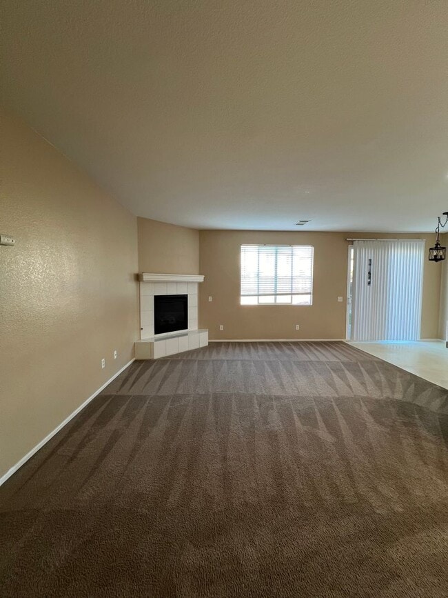 Building Photo - 38434 Coralino Dr