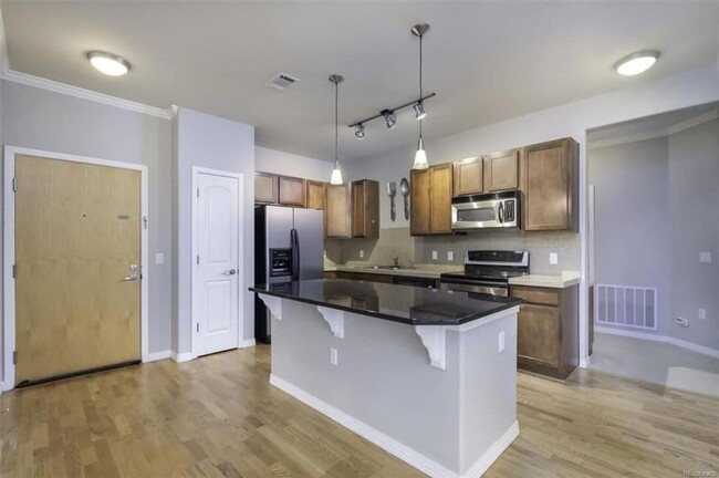 Building Photo - Charming 2.5BD/2BA Condo in Lone Tree