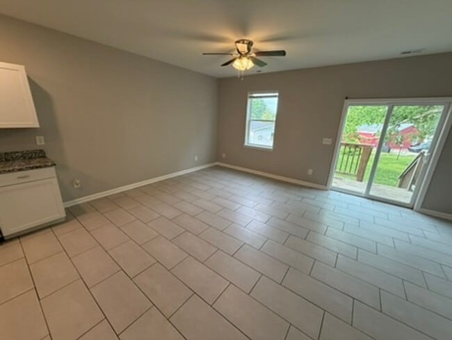 Foto del edificio - Welcome to your new home — a spacious 3 Be...