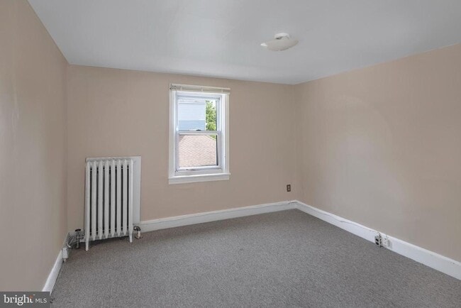Building Photo - 25 Greenview Ave