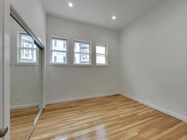Building Photo - 1 bedroom in San Francisco CA 94133