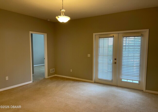 Foto del edificio - 830 Airport Rd