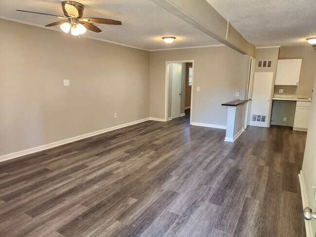 Building Photo - 7120 Redwood Dr