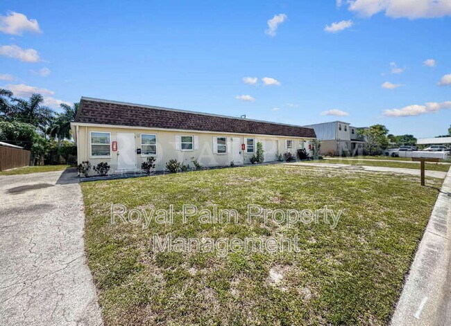 Building Photo - 6617 Warwick Cir