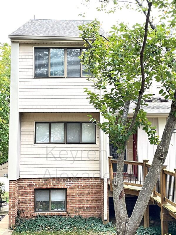 Building Photo - 2103 Old Landing Way