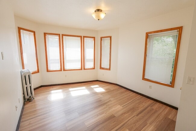 Foto del edificio - 100 Seaver St