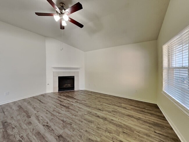 Building Photo - 939 Redcrest Springs Ct