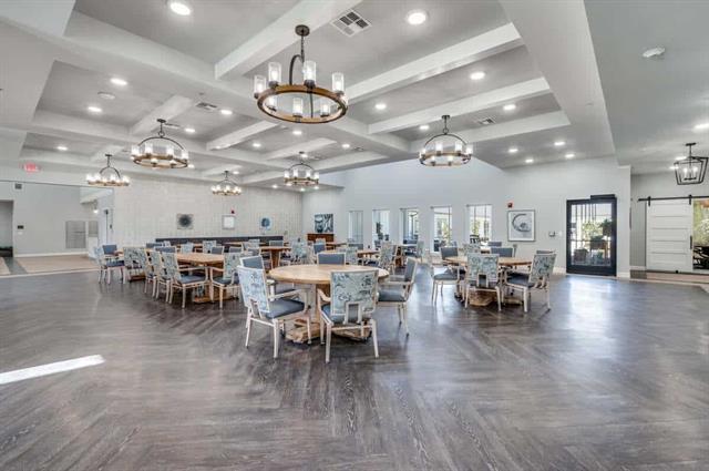 Foto del edificio - 820 W McLeroy Blvd