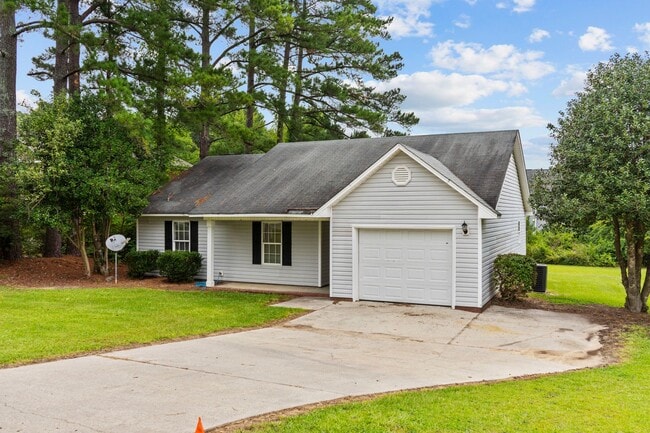 Building Photo - 3bed/2bath Located Right on Campbells Campus!