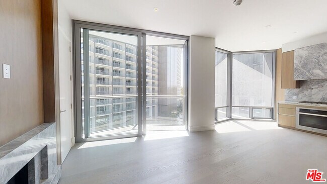 Foto del edificio - 211 Elm Ct