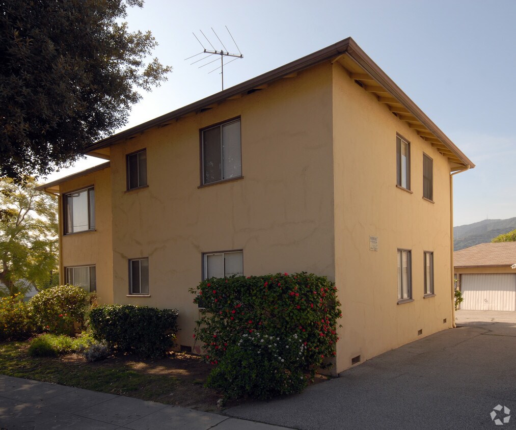 Building Photo - 3815 Orangedale Ave