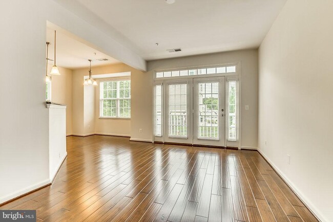 Building Photo - 45770 Winding Branch Terrace