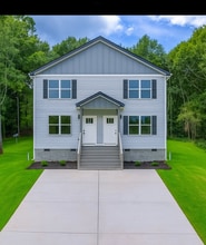 Building Photo - 121 Brookmeade Dr