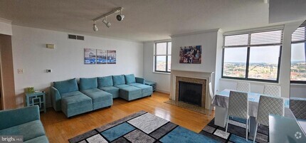 Building Photo - 414 Water St