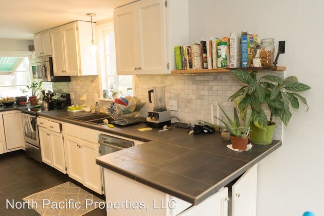 Foto del edificio - 1654 NE 86th St